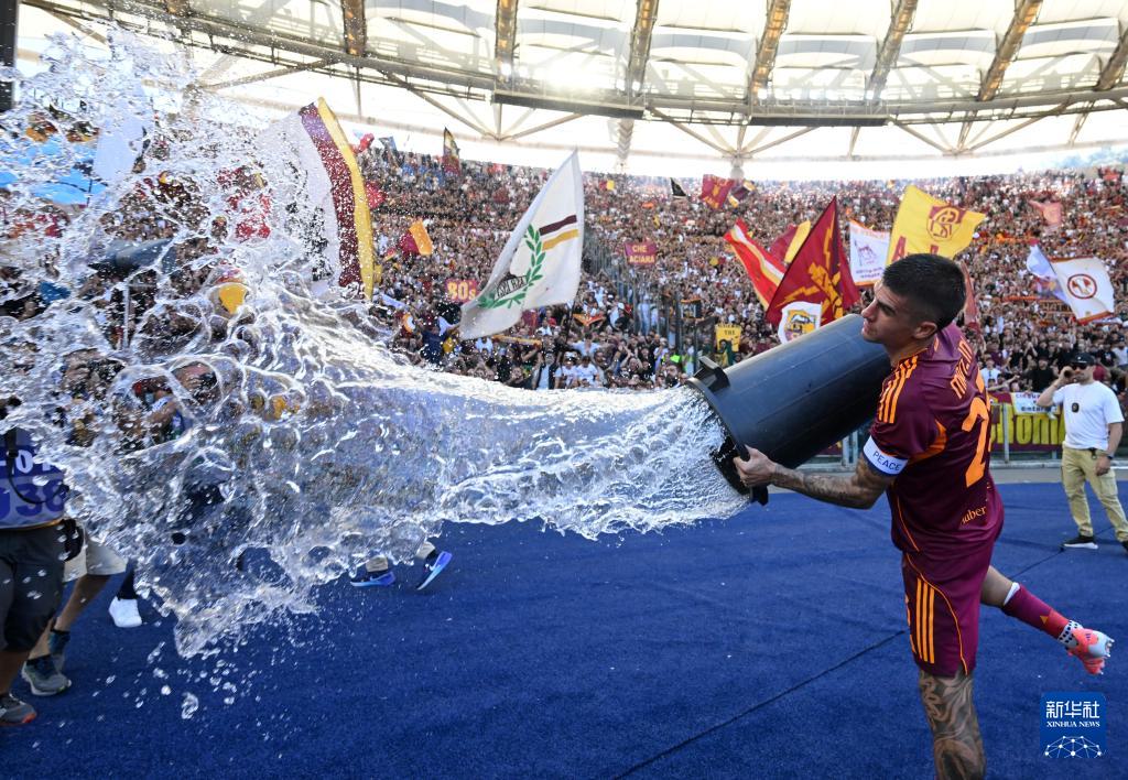 战胜拉齐奥, 新华社发, 战胜拉齐奥 战胜拉齐奥, 新华社发, 战胜拉齐奥